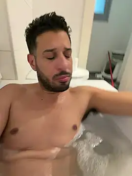 husbandandwifetobe online show from March 4, 2026, 5:46 am