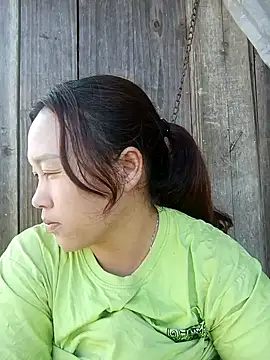 miumiu 00 online show from October 5, 2025, 1:48 am