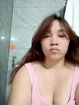 miumiu 00 online show from November 26, 2025, 7:59 pm