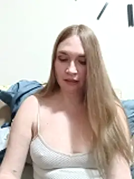 KisaVixen online show from March 17, 2026, 12:04 am