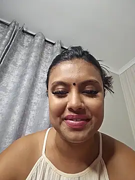 Indian GlowingMiax online show from November 5, 2025, 5:07 am