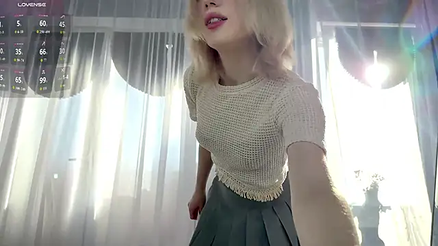 GlaydsLeveto online show from March 19, 2026, 4:49 am