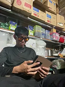 Snapshot of linh21107 chatting on November 5, 2025, 6:24 am linh21107 online show from November 5, 2025, 6:24 am