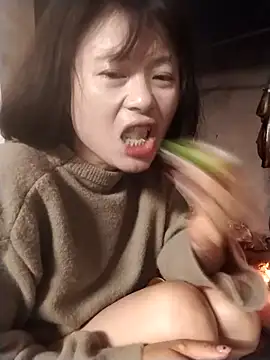 Snapshot of linda_bae00 chatting on February 25, 2026, 1:15 am linda bae00 online show from February 25, 2026, 1:15 am