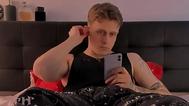 TalkingHead 0  online show from March 18, 2026, 2:53 pm