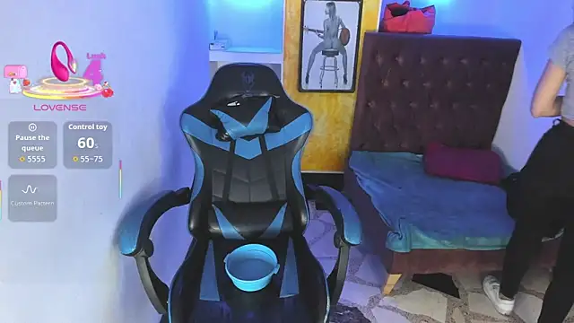 alison moon7 online show from November 24, 2025, 12:27 pm