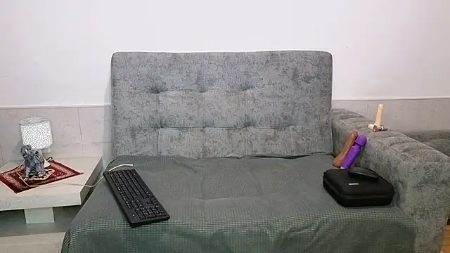 adahira08 online show from October 22, 2025, 3:29 am