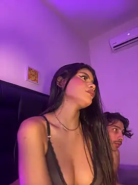 MiaSkylar online show from March 13, 2026, 5:03 am