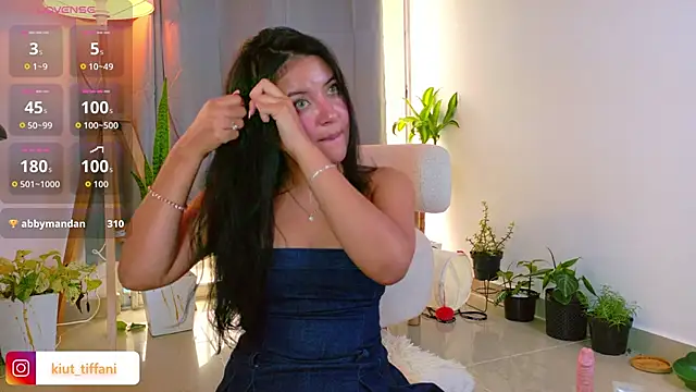 Kiut tiffanii online show from September 18, 2025, 1:13 pm