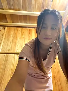 phungtiti online show from October 5, 2025, 3:54 pm