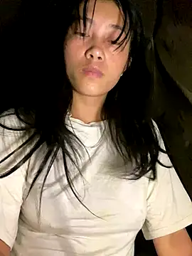 EmLy02 online show from September 12, 2025, 10:32 pm