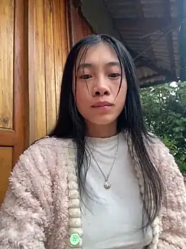 EmLy02 online show from November 7, 2025, 11:38 pm