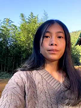 EmLy02 online show from November 29, 2025, 12:24 am