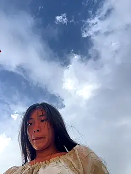 EmLy02 online show from December 22, 2025, 1:24 am