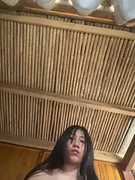 EmLy02 online show from April 11, 2026, 8:40 am