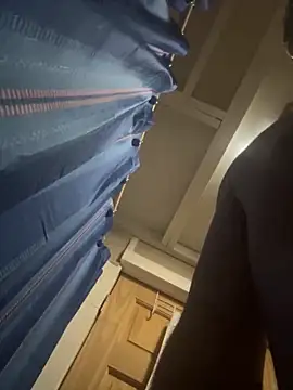 kev0n2389 online show from October 15, 2025, 4:51 pm