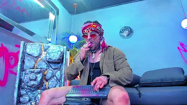 Snapshot of dennis_cox1 chatting on September 19, 2025, 2:46 am dennis cox1 online show from September 19, 2025, 2:46 am