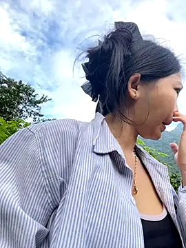 Miumieu online show from October 23, 2025, 12:43 am