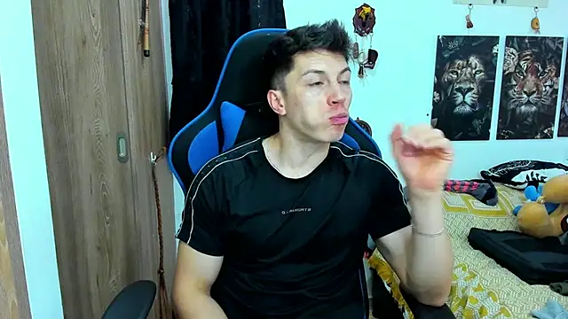 javiersexymann online show from December 31, 2024, 4:04 pm