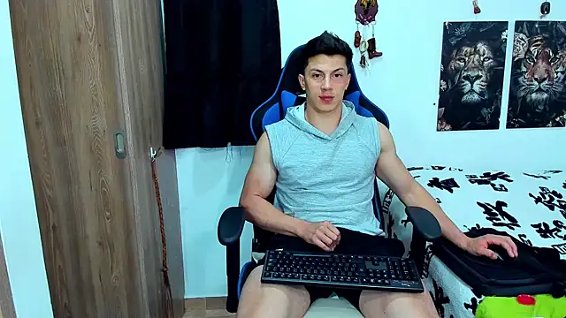 javiersexymann online show from February 10, 2025, 11:55 pm