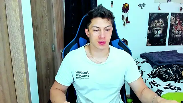 javiersexymann online show from February 17, 2025, 5:32 pm