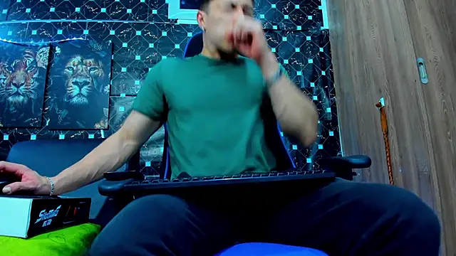 javiersexymann online show from September 9, 2025, 11:15 pm