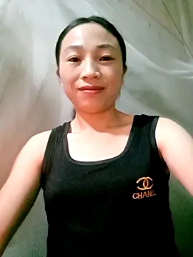 lucybaby00 online show from November 20, 2025, 6:18 pm