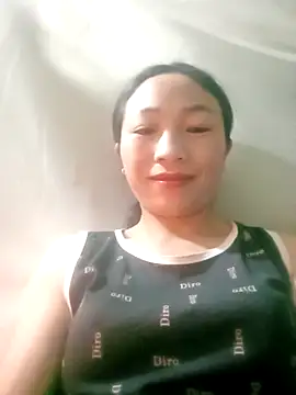 lucybaby00 online show from December 17, 2025, 9:32 pm