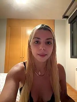 NoeliaGarcia17 online show from September 19, 2025, 7:03 pm