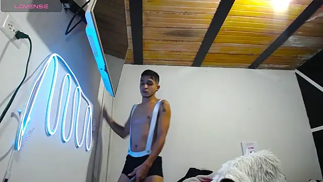 Angel latinboy online show from March 5, 2025, 1:31 am