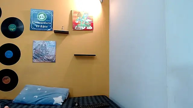 skinnyverus18 online show from March 28, 2026, 7:02 pm