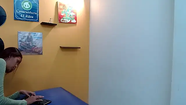 skinnyverus18 online show from April 5, 2026, 6:27 pm