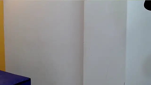 skinnyverus18 online show from April 15, 2026, 6:48 pm