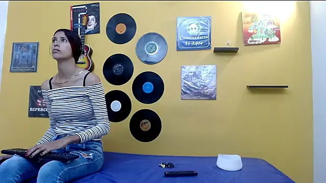 Snapshot of skinnyverus18 chatting on May 10, 2026, 5:07 pm skinnyverus18 online show from May 10, 2026, 5:07 pm