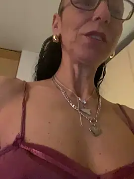 eddivad6974 online show from February 4, 2026, 7:47 am