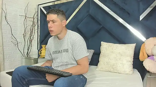 CandyandSteven online show from September 25, 2025, 2:48 am