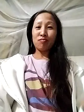 cute love00 online show from November 6, 2025, 1:17 am