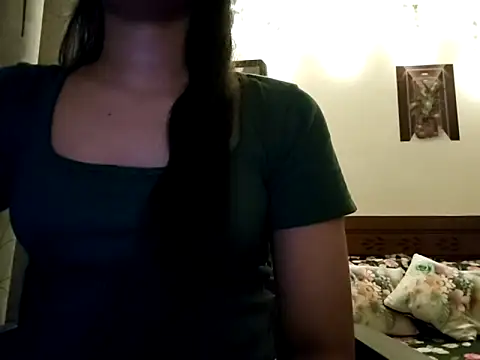 Snapshot of Maria--Strella chatting on October 27, 2025, 6:45 pm Maria--Strella online show from October 27, 2025, 6:45 pm