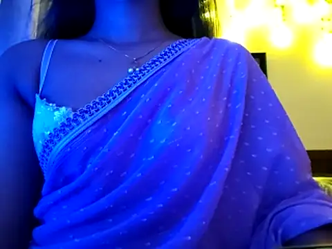 Snapshot of Maria--Strella chatting on October 29, 2025, 6:09 pm Maria--Strella online show from October 29, 2025, 6:09 pm