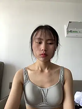 xiaoya8866 online show from May 31, 2026, 3:04 am