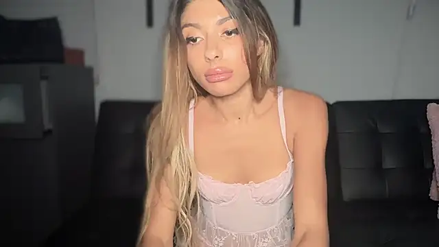 bbgurlnickii online show from September 15, 2025, 8:25 am