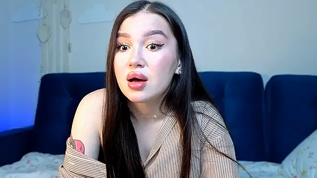 LexeeLuv online show from February 10, 2026, 3:43 am