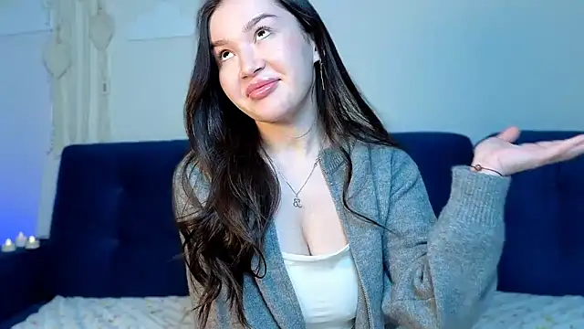 LexeeLuv online show from February 18, 2026, 4:08 am