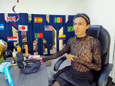 Aisha hotts777 online show from June 12, 2026, 8:08 pm