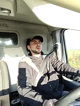 papichulo0099 online show from November 14, 2025, 7:29 am