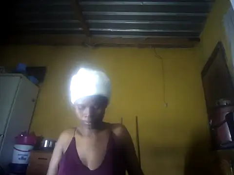 Snapshot of Caramelchick01 chatting on September 9, 2025, 5:56 pm Caramelchick01 online show from September 9, 2025, 5:56 pm