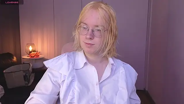 Amanda Butlerr online show from May 28, 2026, 1:19 pm