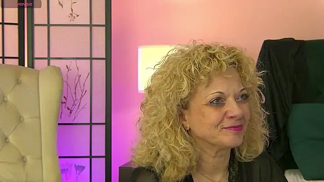 NiaMalkova online show from October 2, 2025, 4:47 pm