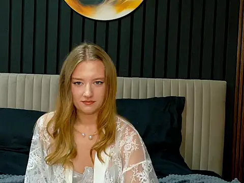 Snapshot of DarcyWilsy chatting on September 8, 2025, 8:41 pm DarcyWilsy online show from September 8, 2025, 8:41 pm