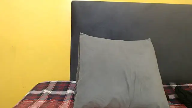 Snapshot of Nina_Skye chatting on October 1, 2025, 8:31 am Nina Skye online show from October 1, 2025, 8:31 am